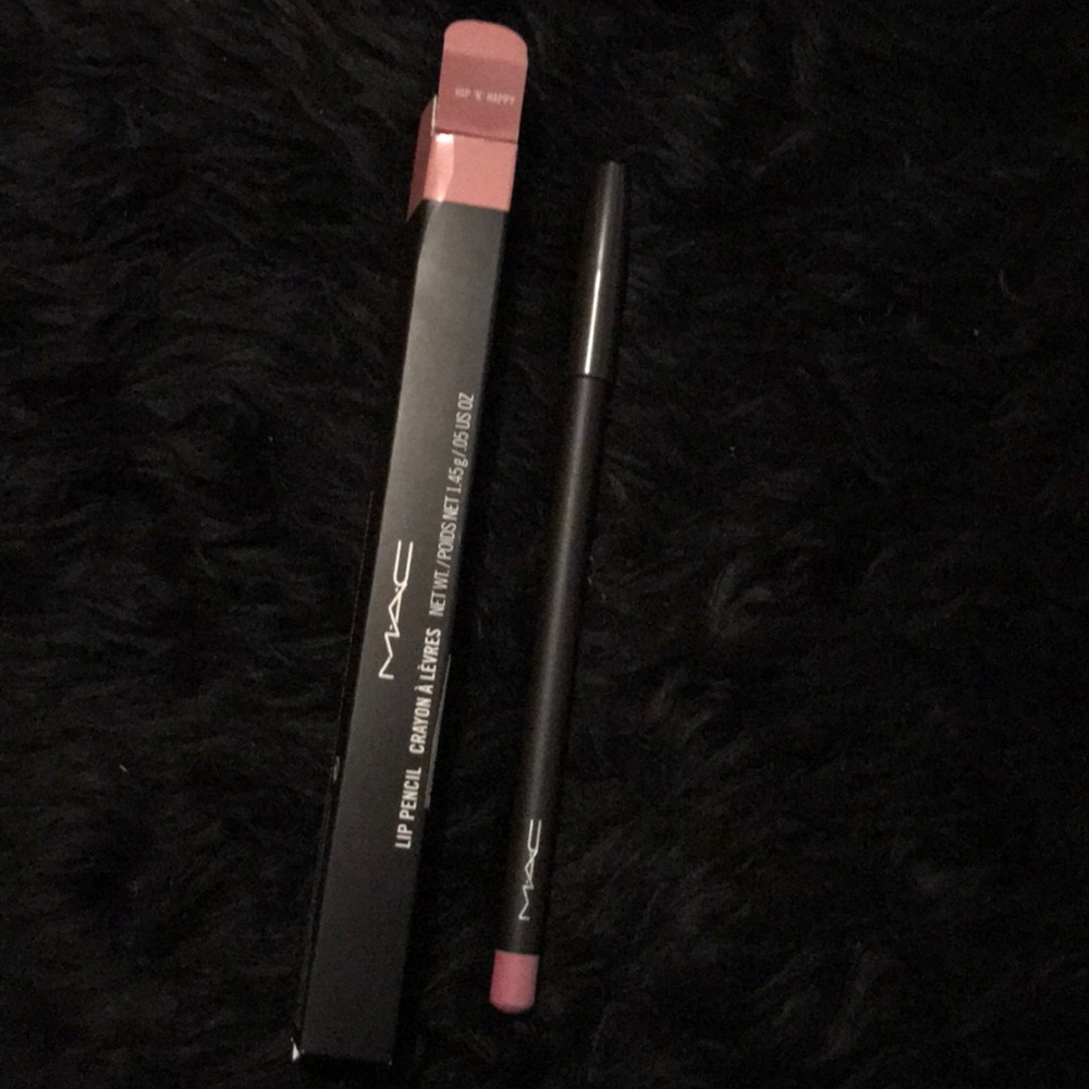Mac Lip Pencil “ Hip “N” Happy”